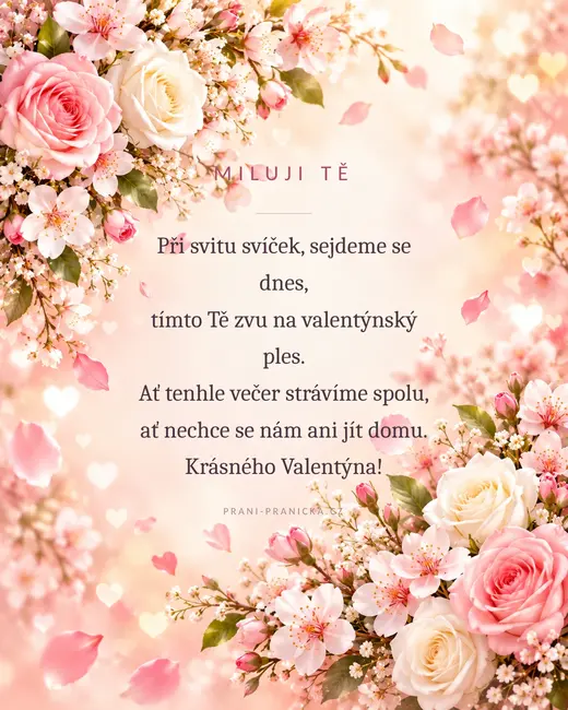 Při svitu svíček — valentýnské přání, růžové růže a třešňové květy s padajícími okvětními lístky